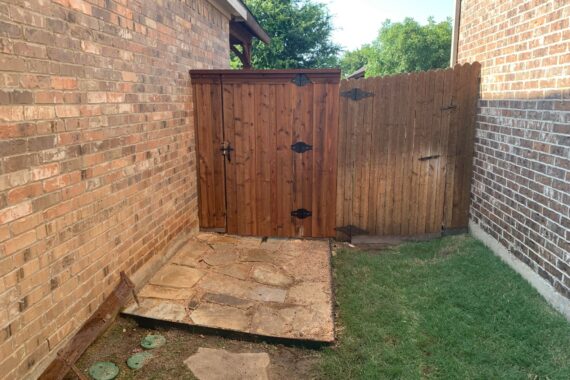 custom-wood fence plano tx