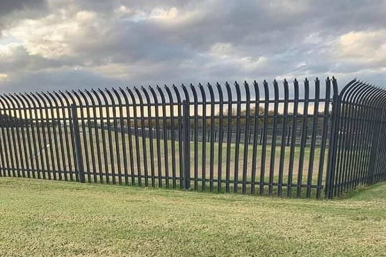 What Type Of Fence Do You Expect For Commercial Property Needs?